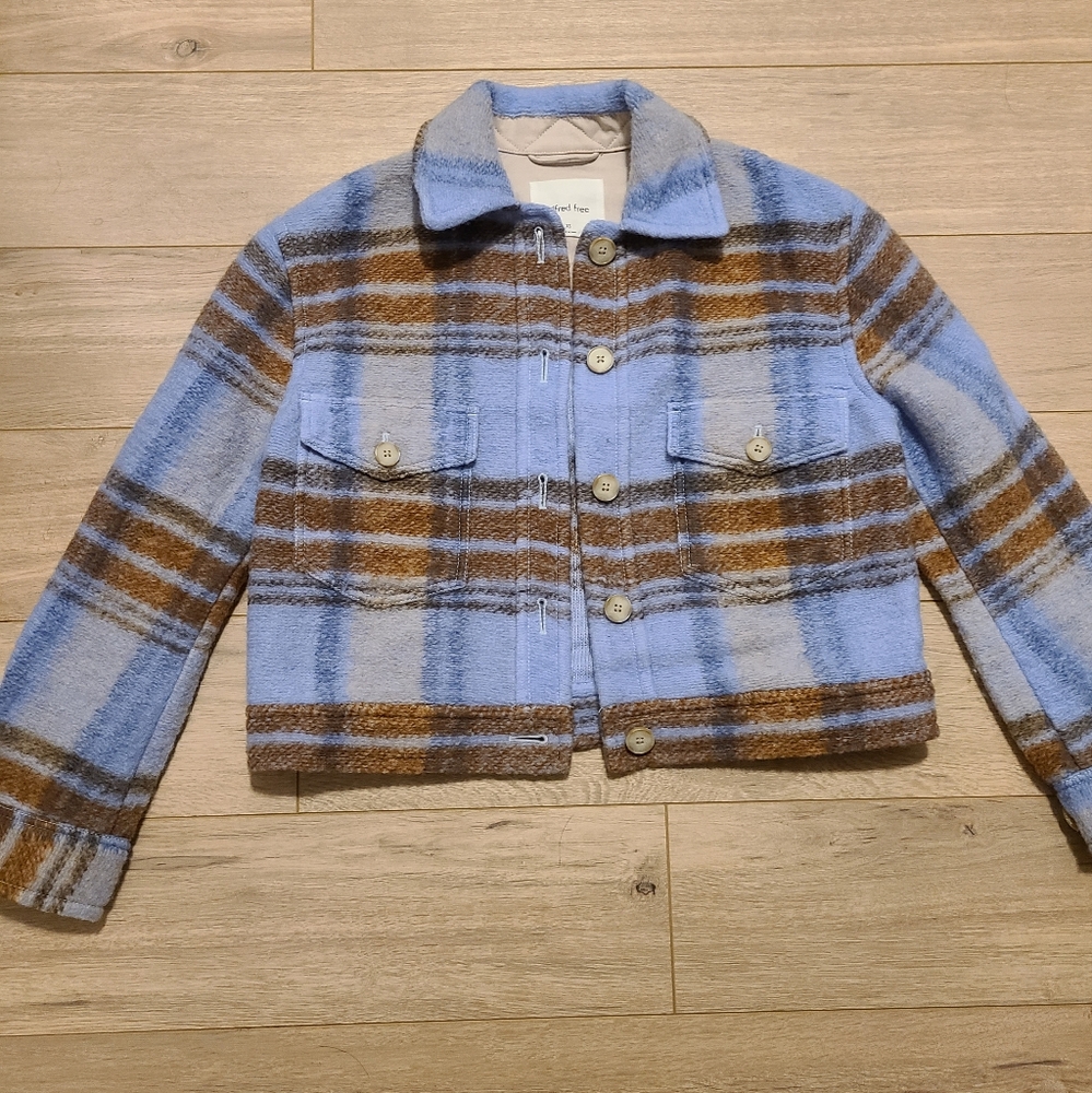 Wilfred Ganna Crop Wool Shaket